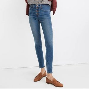 Madewell 10" High-Rise Skinny Jeans in Dewitt Wash
